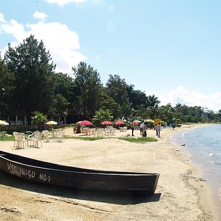 Rosemary Courts Bed & Breakfast Entebbe Dış mekan fotoğraf
