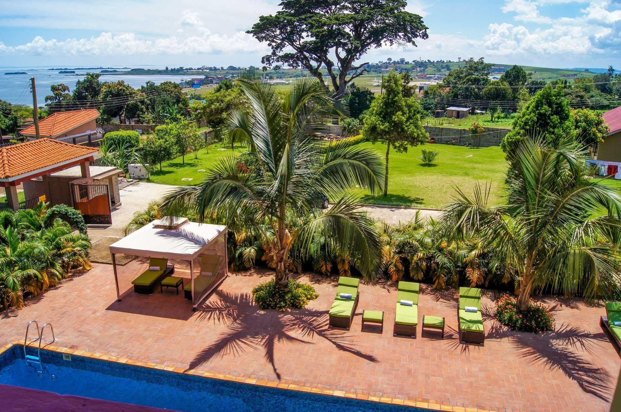 Rosemary Courts Bed & Breakfast Entebbe Dış mekan fotoğraf