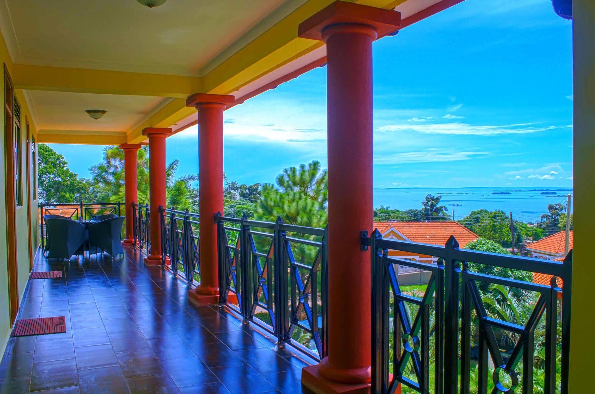 Rosemary Courts Bed & Breakfast Entebbe Dış mekan fotoğraf